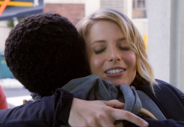 File:Britta hugs Troy.jpg