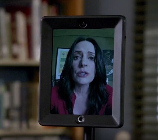 File:S06E05-Frankie robot.jpg