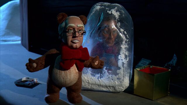 File:S02E11-Teddy Pierce rebuking Duncan.jpg