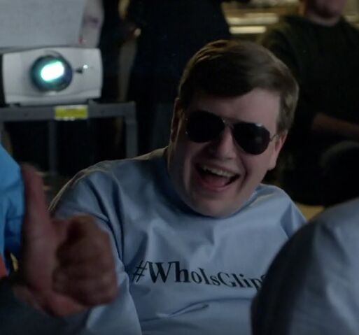 File:S06E08-Garret movie star.jpg