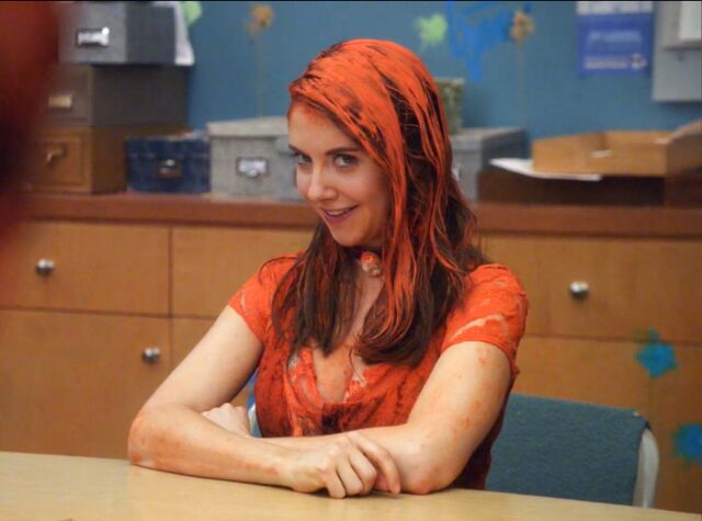 File:2x23 Annie orange3.jpg