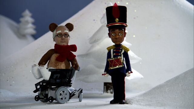 File:S02E11-Teddy Pierce transforms.jpg