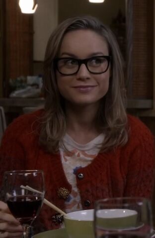 File:S05E09-Rachel at dinner.jpg