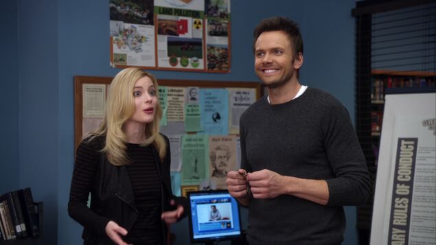 File:Jeff and Britta smiling.jpg
