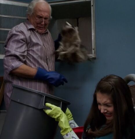 File:S04E04-Pierce and Annie racoon.jpg