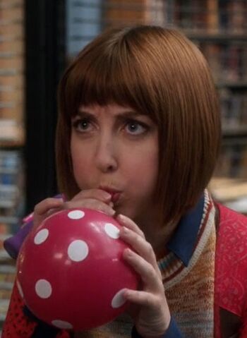 File:S04E08-Kat balloon.jpg