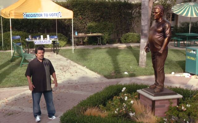File:S03E08-Guzman meets Guzman.jpg