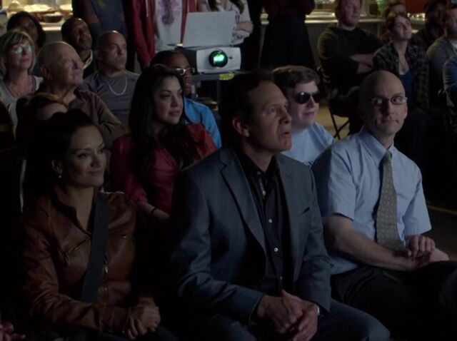 File:S06E08-Maury at the premiere.jpg