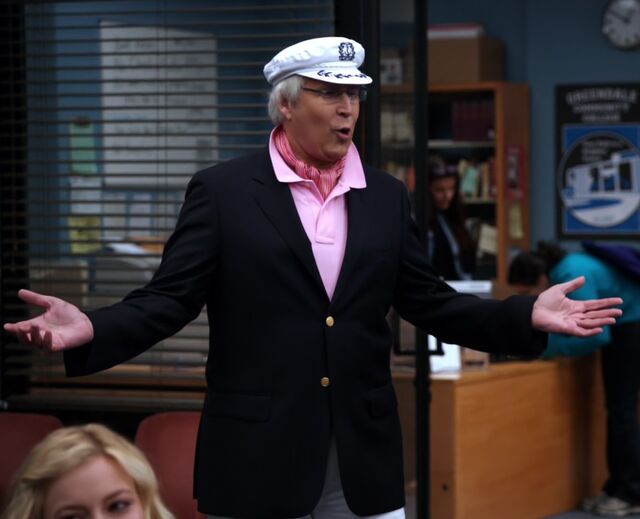 File:S01E19-Pierce sailing outfit.jpg