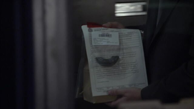 File:1x02 a piece.jpg