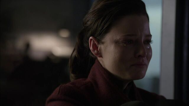 File:1x02 crying kiera.jpg