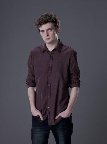 File:Promo Alec S2 02.jpg