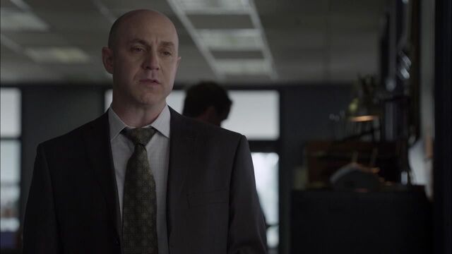 File:1x02 inspector dill.jpg
