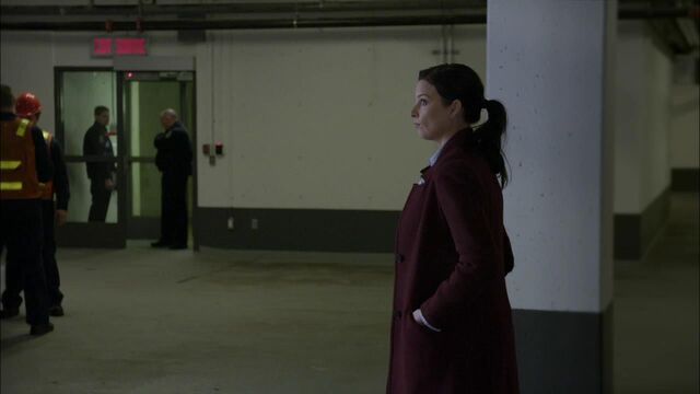 File:1x02 acting relaxed.jpg