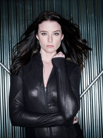 File:Promo Kiera S2 01.jpg
