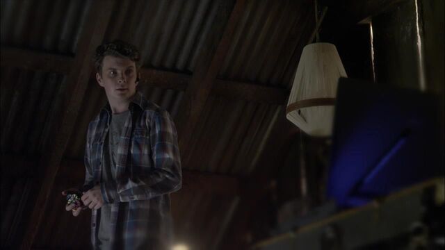 File:1x02 solve it.jpg
