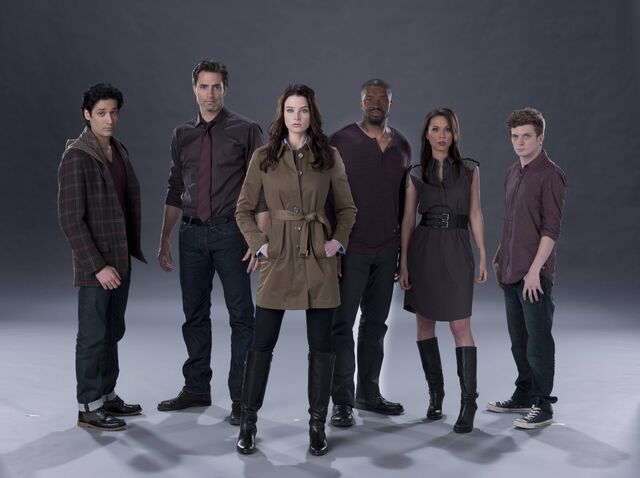 File:Promo Cast S2 04.jpg