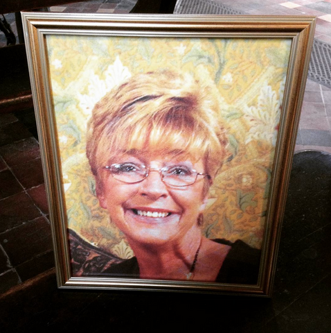 File:Deirdre Barlow funeral photo.png