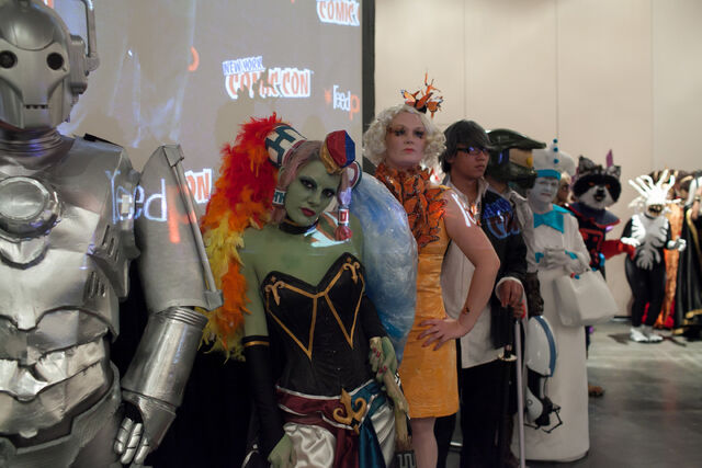 File:Saturday NYCC lineup2.jpg