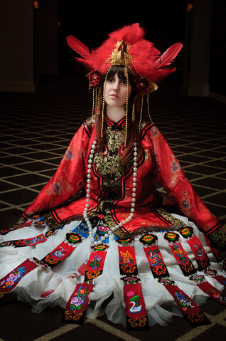 File:MiakaYuukiWedding-skyspiders.jpg