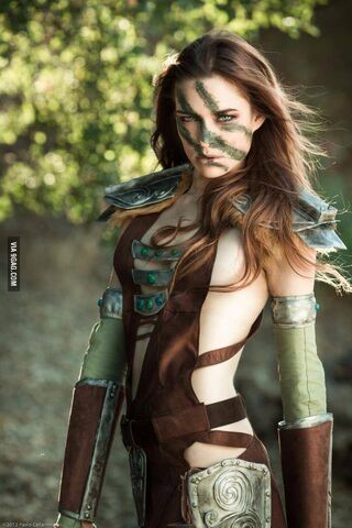 File:Chloe Dykstra-Aela the Huntress.jpg