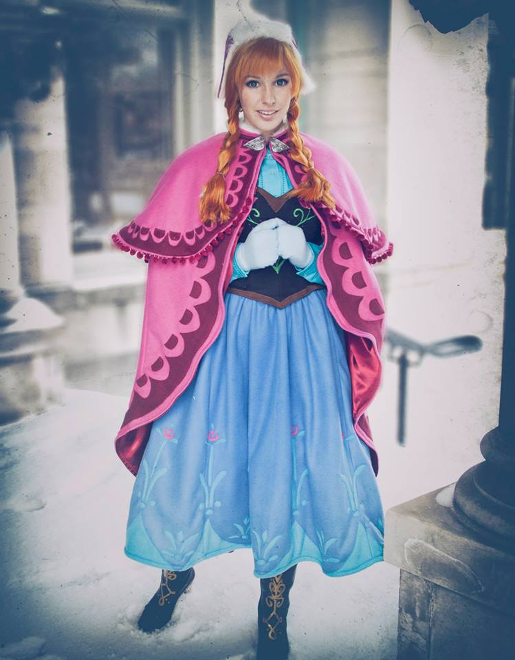 cosplay frozen Anna from