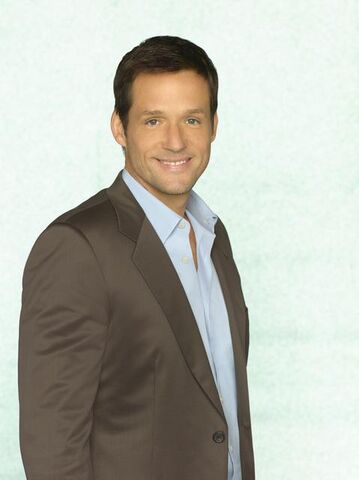 File:Josh-hopkins-as-grayson-ellis.jpg