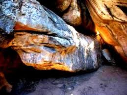 File:70,000 year old serpent.jpg