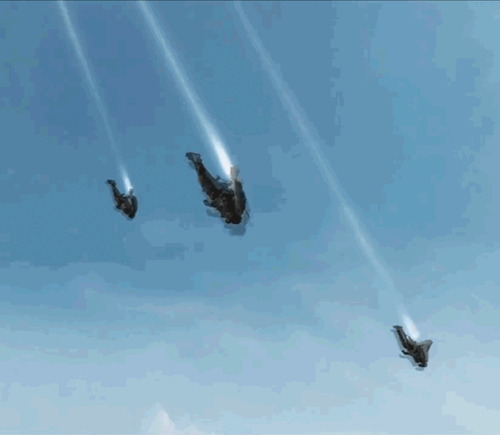 File:1000px-BlackopsIIskydiving.gif