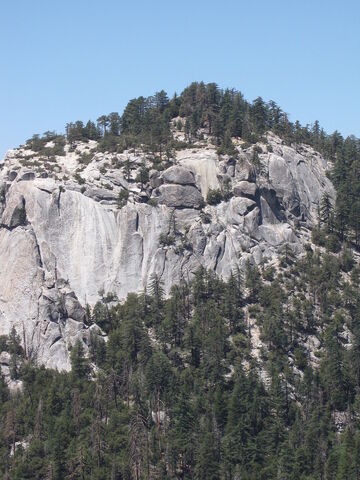 Datei:Suicide-rock-1342133-639x852.jpg