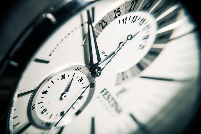 Datei:Clock-407101 1920.jpg