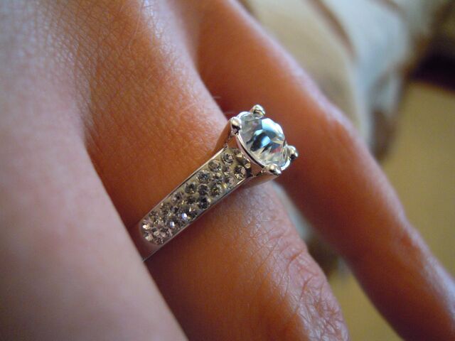 File:Ring-361132.jpg