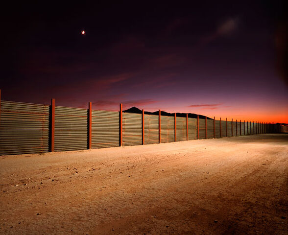 File:Border-wall-615.jpg