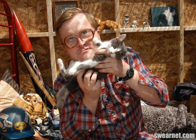 File:Bubbles and a kitty.jpg