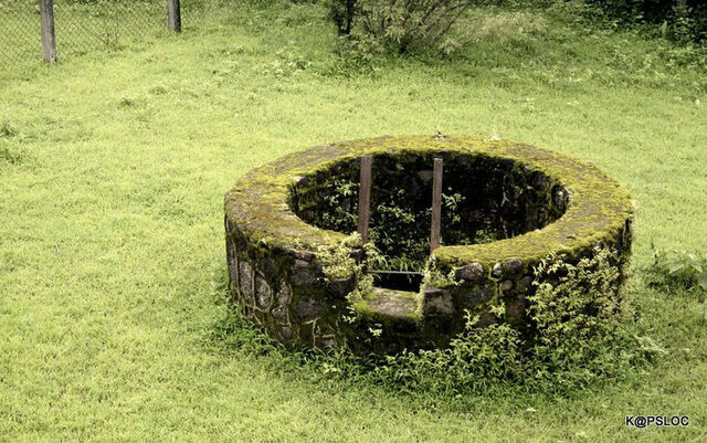 File:Abandoned well.jpg