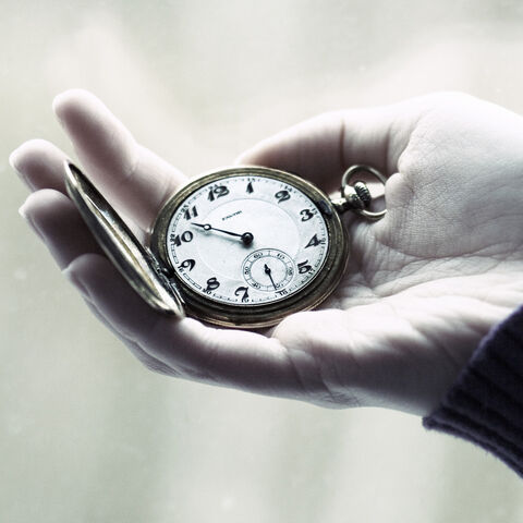 Datei:Taschenuhr-520c61c7-9351-45d9-9681-663619416859.jpg