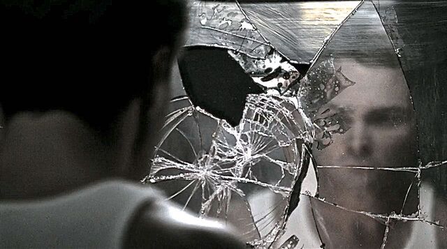 File:815 BROKEN.jpg