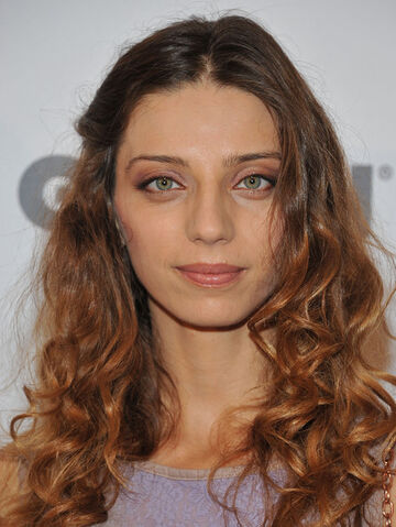 File:Angela Sarafyan.jpg