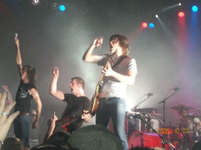 Arquivo:Underoath.jpg