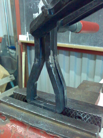 File:Making the sideplates-20.jpg