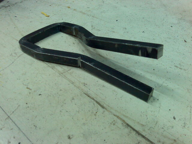 File:Making the sideplates-13.jpg