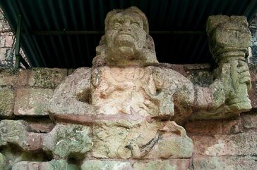 1280px-Copan sculpture