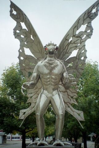 File:Mothman statue 2005.jpg