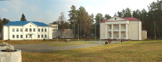File:Baltoji voke Salcininku 2011.jpg
