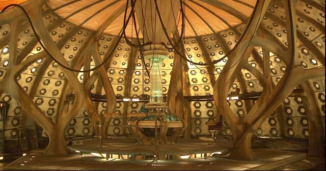 File:Tardis2iz.jpg