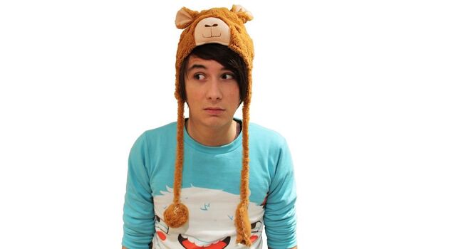 File:Dan-dan-howell-35129730-500-592 - Copy.jpg