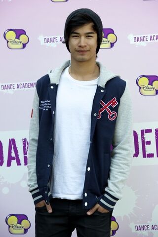 File:Jordan+Rodrigues+Dance+Academy+Photocall+Madrid+LfzIeOIBL-tl.jpg