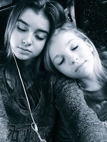 File:Kalani with Brynn Twitter 12Dec2014.jpg