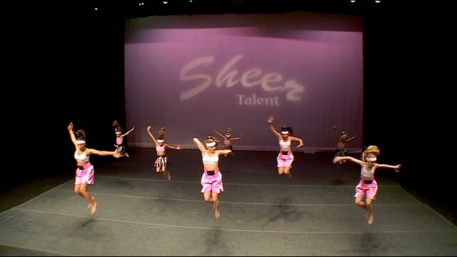 File:701 Group Dance 1.jpg