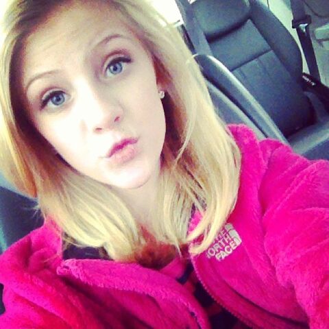 File:Paige 2013 selfie.jpg